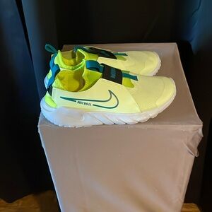 Nike kids size 5 youth